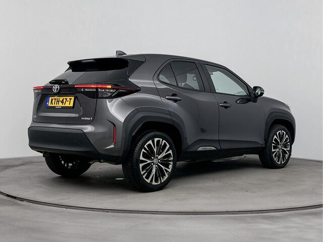 Toyota YARIS Cross 1.5 Hybrid Dynamic | Panodak | Voorruit-Stuur-Stoelverwarming | Blindspot | Parkeersensoren V+A |