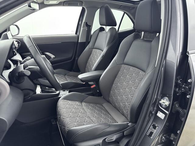 Toyota YARIS Cross 1.5 Hybrid Dynamic | Panodak | Voorruit-Stuur-Stoelverwarming | Blindspot | Parkeersensoren V+A |