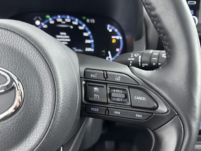 Toyota YARIS Cross 1.5 Hybrid Dynamic | Panodak | Voorruit-Stuur-Stoelverwarming | Blindspot | Parkeersensoren V+A |