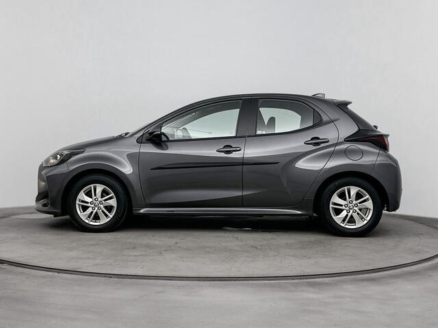Toyota YARIS 1.5 VVT-i Active | Stoelverwarming | Trekhaak | Achteruitrijcamera | ***