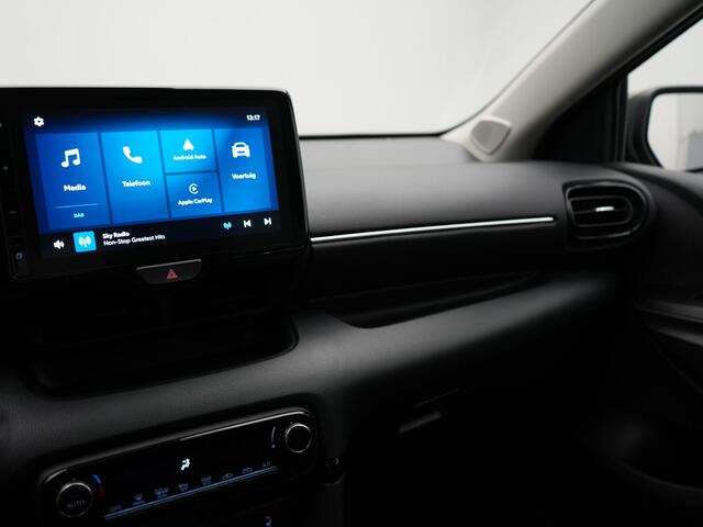 Toyota YARIS 1.5 Hybrid 115 First Edition | Stuur-Stoelverwarming | Dealer Onderhouden | Achteruitrijcamera |