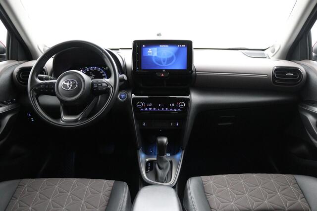 Toyota YARIS Cross 1.5 Hybrid Executive | Leder-Stoffen bekleding | Trekhaak | Stoelverwarming | Parkeersensoren |