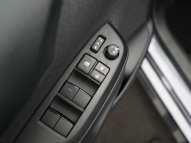 Toyota YARIS 1.5 Hybrid 130 Executive | Parkeersensoren V+A | Blindspot | Stuur-Stoelverwarming |