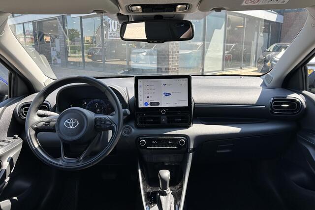 Toyota YARIS 1.5 Hybrid 115 First Edition, LM-velgen, Adaptieve cruise control, Apple Carplay/Android Auto, Camera!