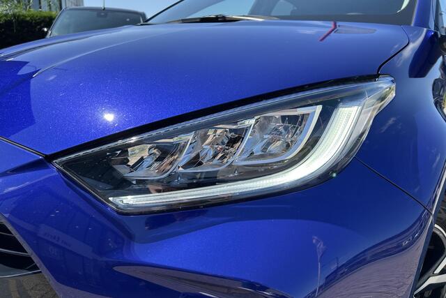 Toyota YARIS 1.5 Hybrid 115 First Edition, LM-velgen, Adaptieve cruise control, Apple Carplay/Android Auto, Camera!