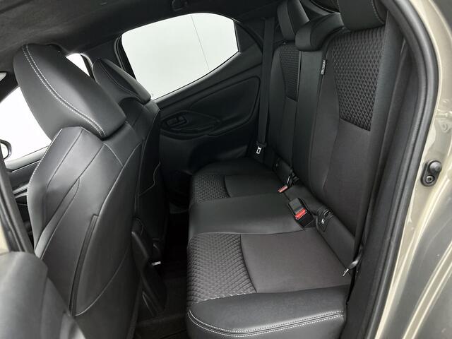 Toyota YARIS 1.5 Hybrid Executive | Parkeersensoren | Sportstoelen |