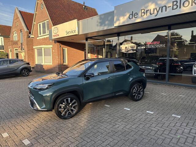 Toyota YARIS Cross 1.5 Hybrid 130 Executive Bi-Tone elektrische achterklep / dodehoekdetectie / stoelverwarming / stuurwielverwarming / parkeersensoren voor + achter / Navigatie / Apple Carplay / Android Auto / parkeercamera / 10 jaar Toyota garantie / rijklaarprijs incl. T