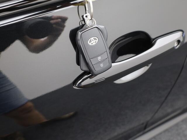 Toyota YARIS 1.5 Hybrid 130 Executive | BSM | Parkeersensoren V&A | Stoel & Stuur verw. | Prijs Rijklaar!!