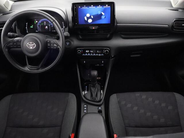 Toyota YARIS 1.5 Hybrid 115 Dynamic Luxury Bi-Tone | Stuur- & Stoelverwarming | Parkeersensoren | Adaptieve Cruise Control | BSM