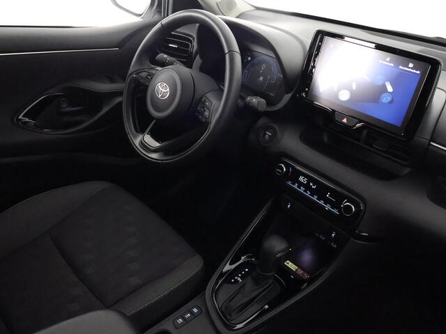 Toyota YARIS 1.5 Hybrid 115 Dynamic Luxury Bi-Tone | Stuur- & Stoelverwarming | Parkeersensoren | Adaptieve Cruise Control | BSM