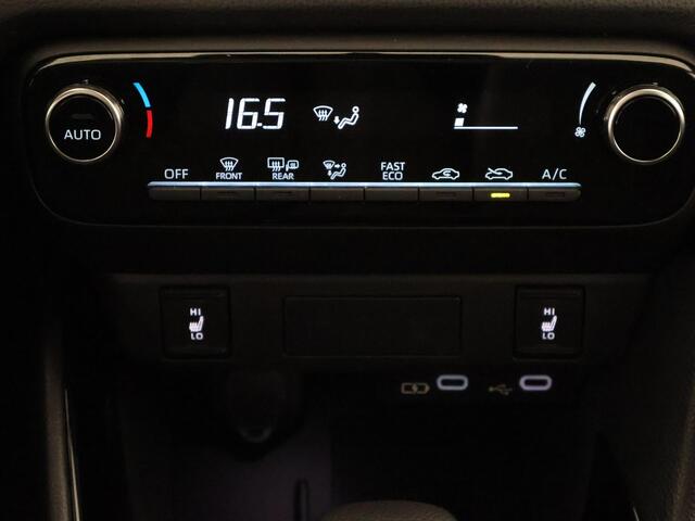 Toyota YARIS 1.5 Hybrid 115 Dynamic Luxury Bi-Tone | Stuur- & Stoelverwarming | Parkeersensoren | Adaptieve Cruise Control | BSM