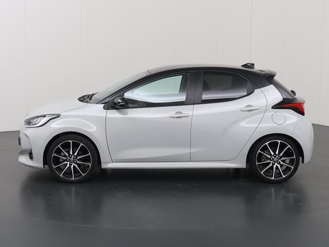 Toyota YARIS 1.5 Hybrid GR Sport | Panoramadak | Navigatie | HUD | BLIS | Stoelverwarming | Parkeercamera |
