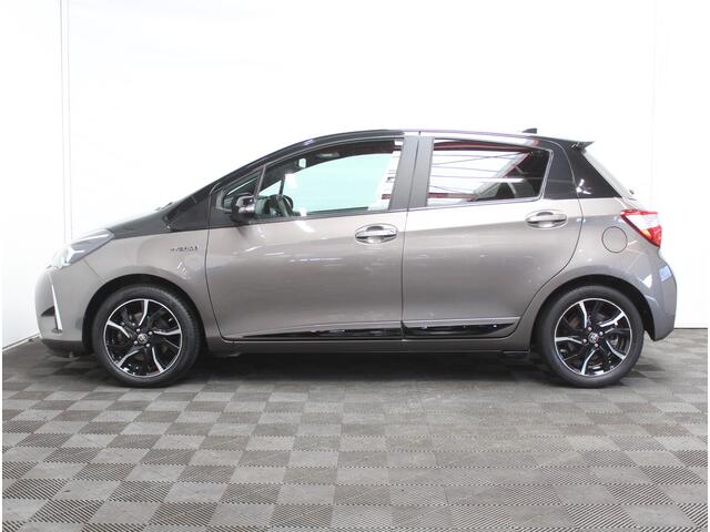Toyota YARIS 1.5 Hybrid Bi-Tone Plus CLIMATE | LMV16 | AFNBTREKHAAK | CRUISE | LED | NAVI | CAMERA | PANODAK