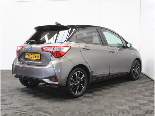 Toyota YARIS 1.5 Hybrid Bi-Tone Plus CLIMATE | LMV16 | AFNBTREKHAAK | CRUISE | LED | NAVI | CAMERA | PANODAK