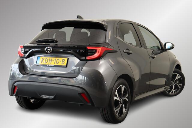 Toyota YARIS 1.5 Hybrid 115 Dynamic Limited Parkeersensoren, Stoelverwarming, Apple Carplay / Android Auto.