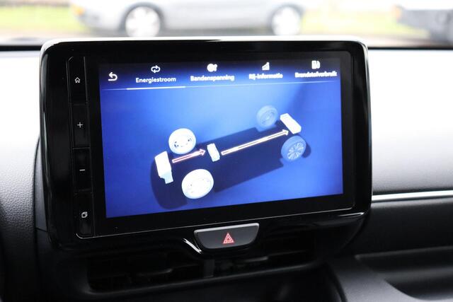 Toyota YARIS 1.5 Hybrid 115 Dynamic Limited Parkeersensoren, Stoelverwarming, Apple Carplay / Android Auto.