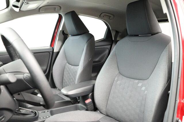 Toyota YARIS 1.5 Hybrid 115 Dynamic, Parkeersensoren 17"LM Velgen, Apple carplay / Android Auto, Stoel & stuurverwarming