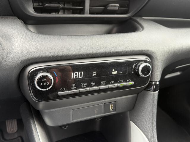 Toyota YARIS 1.5 Hybrid Dynamic Cruise Navi Carplay