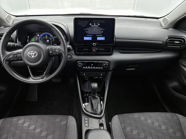 Toyota YARIS 1.5 Hybrid 115 Dynamic Comfort Pack | BTW voertuig | Dodehoek detectie | Parkeersensoren voor+achter | Stoel+stuurverwarming | Draadloze telefoonlader |