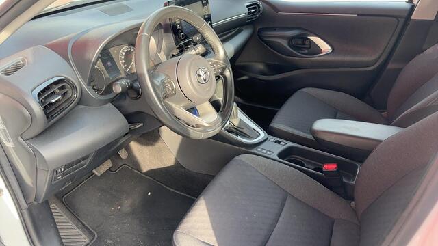 Toyota YARIS 1.5 Hybrid Active CAMERA / CARPLAY / ACC / CLIMA / BLUETOOTH / NL-AUTO