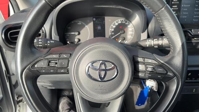 Toyota YARIS 1.5 Hybrid Active CAMERA / CARPLAY / ACC / CLIMA / BLUETOOTH / NL-AUTO