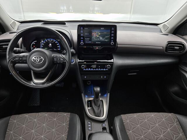 Toyota YARIS Cross 1.5 Hybrid Executive + | Panoramadak | LED Matrix | Head-Up | 360 Camera | Dodehoek detectie | Stoel+stuurverwarming | Elektrische achterklep | Parkeersensoren voor+achter | Navigatie | Apple CarPlay/Android A