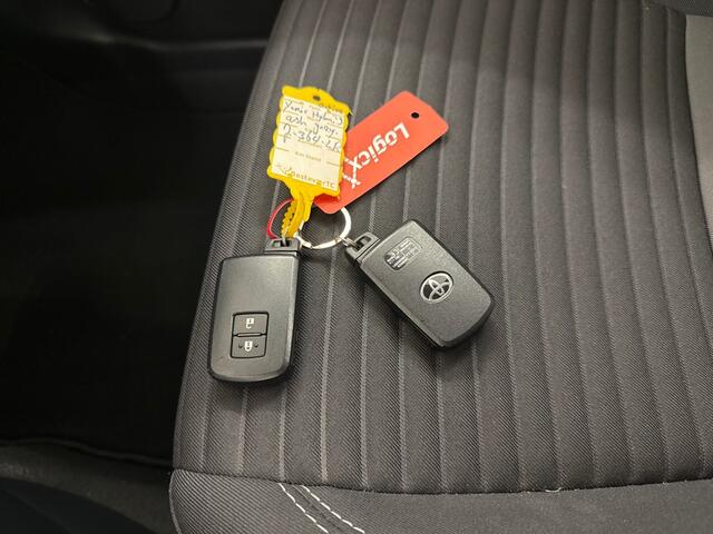 Toyota YARIS 1.5 Hybrid Active, Camera! Navigatie! VERWACHT!!