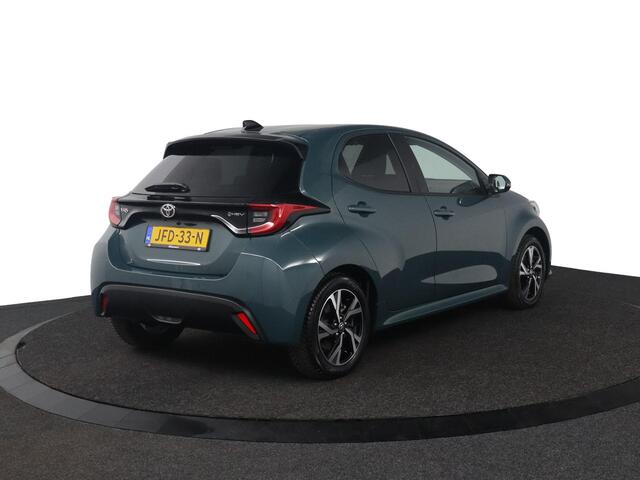 Toyota YARIS 1.5 Hybrid 115 Dynamic | Stoel verwarming | Stuurwiel verwarming | Parkeer sensoren |
