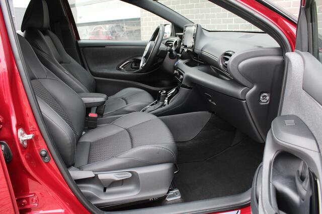Toyota YARIS 1.5 Hybrid Executive / Bi Tone / Keyless / Carplay