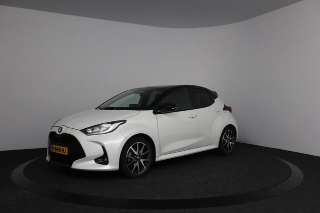 Toyota YARIS 1.5 Hybrid Executive | Bi-tone