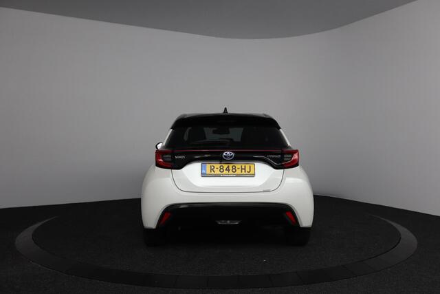 Toyota YARIS 1.5 Hybrid Executive | Bi-tone