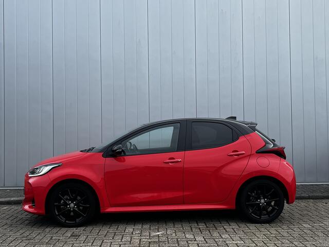Toyota YARIS 1.5 Hybrid Executive Carplay Android auto Stoelverwarming Dealer onderhouden