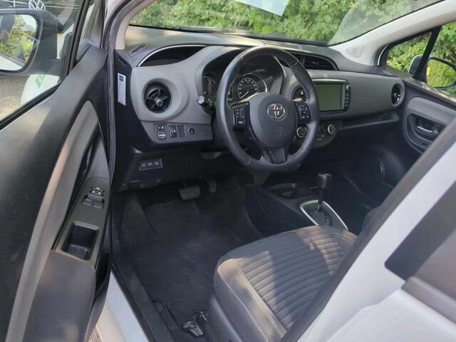 Toyota YARIS 1.5 Hybrid Active / Navigatie / Camera / CARLUX