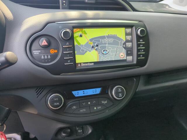 Toyota YARIS 1.5 Hybrid Active / Navigatie / Camera / CARLUX