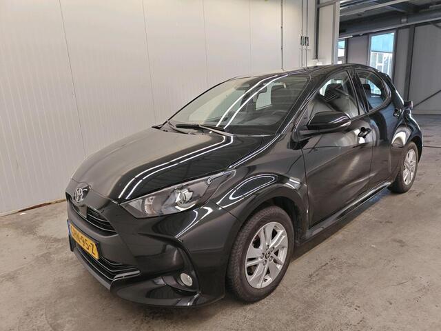 Toyota YARIS 1.5 Hybrid 115 Active, 1e Eig! Camera! Carplay! Lm Velgen! VERWACHT!!