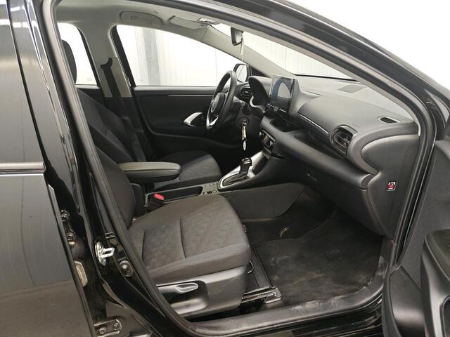 Toyota YARIS 1.5 Hybrid 115 Active, 1e Eig! Camera! Carplay! Lm Velgen! VERWACHT!!