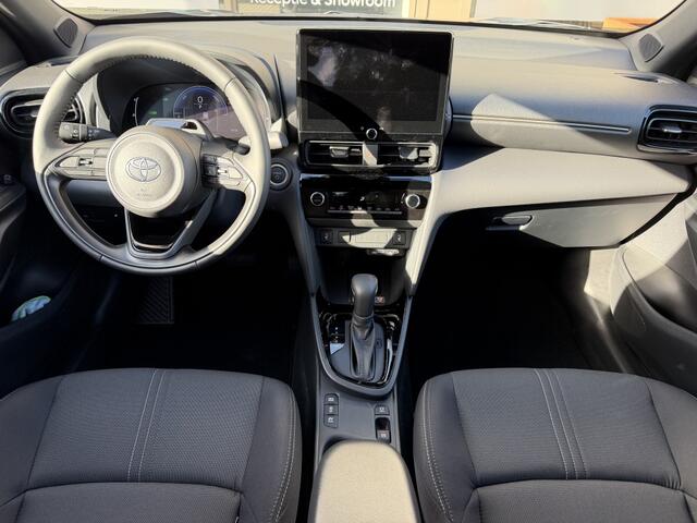 Toyota YARIS Cross 1.5 Hybr 130 First | Comfort Pack | Uit Voorraad Leverbaar |