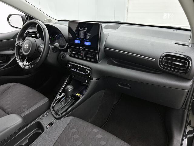 Toyota YARIS 1.5 Hybrid 115 Dynamic Comfort Pack | BTW voertuig | Dodehoek detectie | Parkeersensoren voor+achter | Stoel+stuurverwarming | Elektrisch verstel/inklapbare buitenspiegels | Draadloze telefoonlader | Navigatie | Apple CarPlay/A