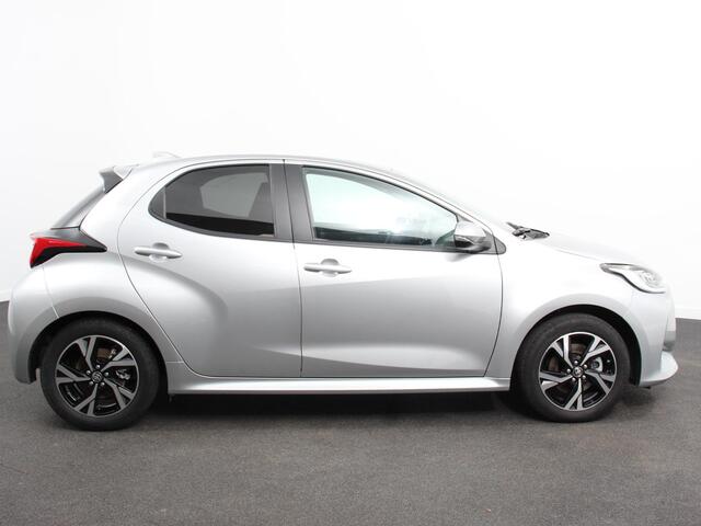 Toyota YARIS 1.5 Hybrid Dynamic Automaat Climate control Cruise control adaptieve LED Achteruitrijcamera Lane assist Apple Carplay / Android Auto