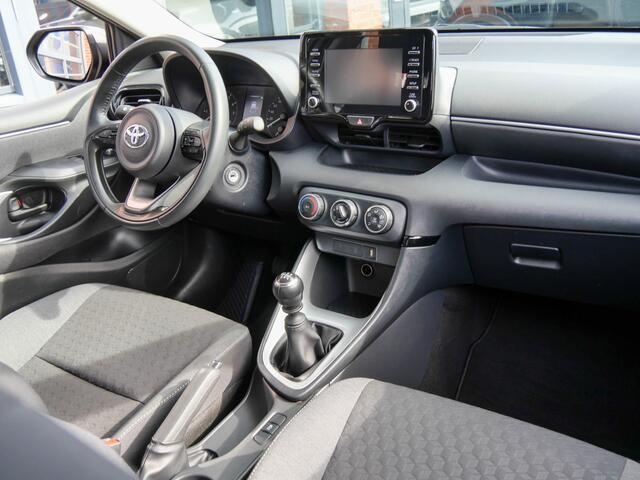 Toyota YARIS 1.5 VVT-i Active | CAMERA | APPLE CARPLAY / ANDROID AUTO |
