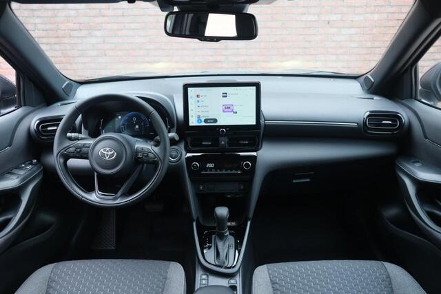 Toyota YARIS Cross 1.5 Hybrid 115pk CVT Dynamic - Achteruitrijcamera - Apple CarPlay - Climate control - Keyless - LED-koplampen - Parkeersensoren - Stoelverwarming - Dodehoekdetectie