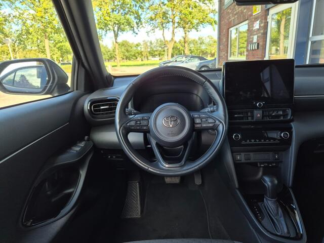 Toyota YARIS 1.5 HYBRID 115 FIRST, Parkeer sensoren, Camera, Stuur/stoel verwarming, ALL IN prijs!