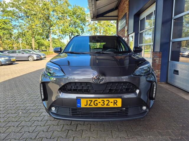 Toyota YARIS 1.5 HYBRID 115 FIRST, Parkeer sensoren, Camera, Stuur/stoel verwarming, ALL IN prijs!