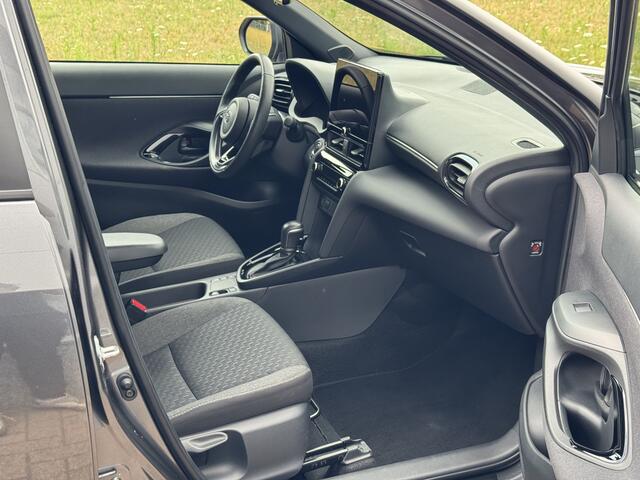 Toyota YARIS Cross 1.5 Hybrid 115 Dynamic Rijklaar incl. 12 maanden BOVAG-garantie | Camera | Stoelverwarming | Apple Carplay/Android auto | Adaptive Cruise Control |
