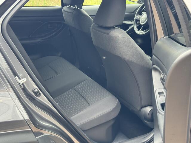 Toyota YARIS Cross 1.5 Hybrid 115 Dynamic Rijklaar incl. 12 maanden BOVAG-garantie | Camera | Stoelverwarming | Apple Carplay/Android auto | Adaptive Cruise Control |