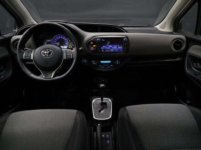 Toyota YARIS 1.5 Hybrid Trend [CRUISE CONTROL, ACHTERUITRIJCAMERA, PDC V+A, NAVIGATIE, CLIMATE CONTROL, LEDERENSTUUR, BLUETOOTH, LED, NIEUWSTAAT]