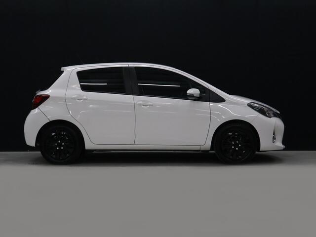 Toyota YARIS 1.5 Hybrid Trend [CRUISE CONTROL, ACHTERUITRIJCAMERA, PDC V+A, NAVIGATIE, CLIMATE CONTROL, LEDERENSTUUR, BLUETOOTH, LED, NIEUWSTAAT]