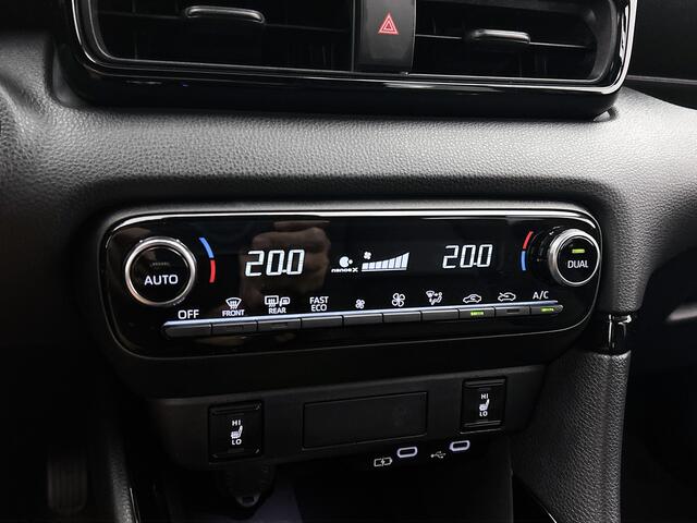 Toyota YARIS 1.5 Hybrid 130 pk Executive Automaat | Parkeersensoren | Stoelverwarming | Stuurverwarming |