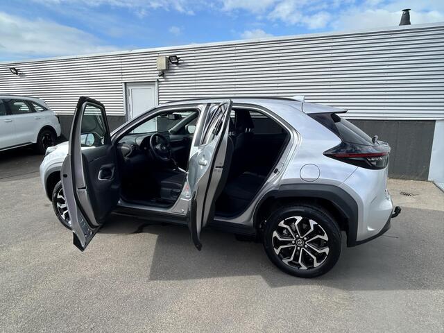 Toyota YARIS Cross 1.5 Hybrid Dynamic Trekhaak, 1e eign. Nederlandse auto, Navigatie, Smart Key, Privacy glass, LED, Lichtmetalen velgen, Achteruitrijcamera – foto 5
