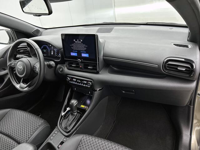Toyota YARIS 1.5 Hybrid 130 Executive | BTW voertuig | Dealer onderhouden | Dodehoek detectie | Stoel+stuurverwarming | Parkeersensoren voor+achter | Achteruitrijcamera | Navigatie | Apple CarPlay/Android Auto |
